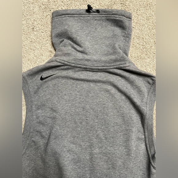 Nike Sleeveless Sweatshirt - Picture 2 of 4